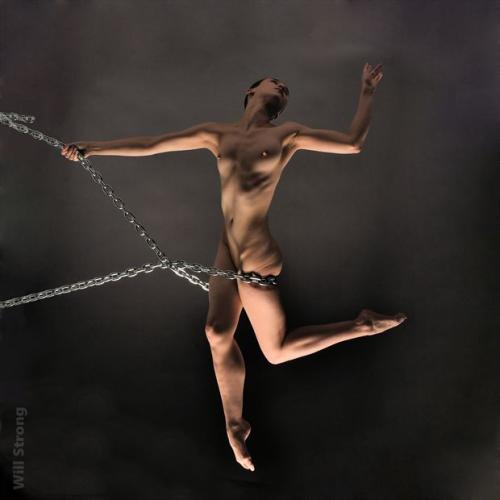 Ahna, chain-day - Artistic nude photo by photographer Will Strong (yb2normal) - AmorArt