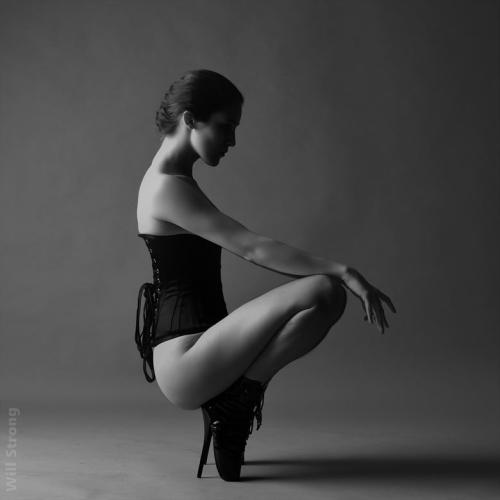 Ahna in a corset - Artistic nude photo by photographer Will Strong (yb2normal) - AmorArt