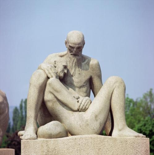 Gustav Vigeland (Mandal, Norvegia, 1869-1943) è considerato il più importante scultore norvegese di tutti i tempi, ma anche uno dei più controversi. La sua arte è sempre stata oggetto di polemiche e non lascia nessuno indifferente...