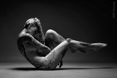 Janae Strong, reclined - Artistic nude photo by photographer Will Strong (yb2normal) - AmorArt