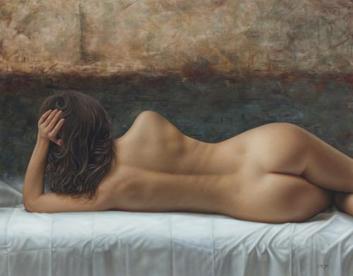 La línea de tu espalda - Hyperrealist Painting by © Omar Ortiz - AmorArt