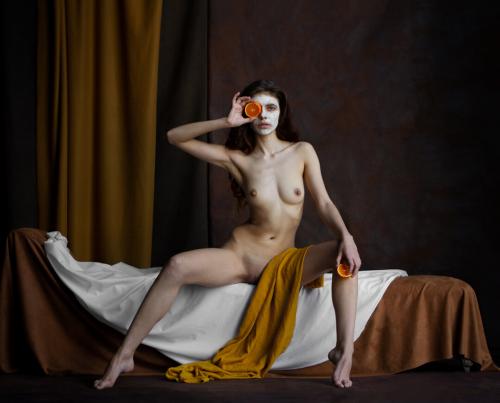 Notturno con arancia - Photo by Rodislav Driben - AmorArt