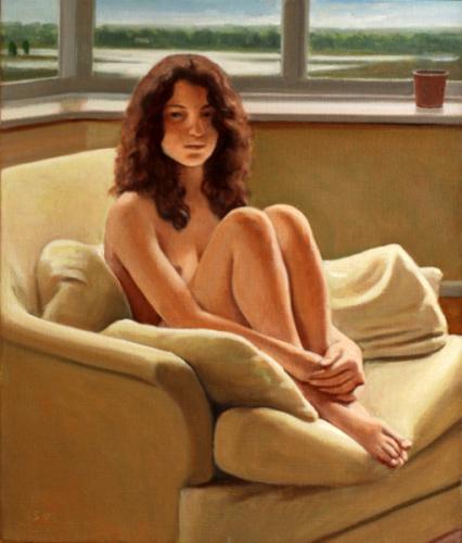 Nude On Yellow Chair - Artwork by © Ron Schwerin - AmorArt<br><br>Nei suoi ritratti di nudo, Ron Schwerin evoca momenti privati ​​di languore femminile, carichi di un erotismo sobrio, ma potente. ...