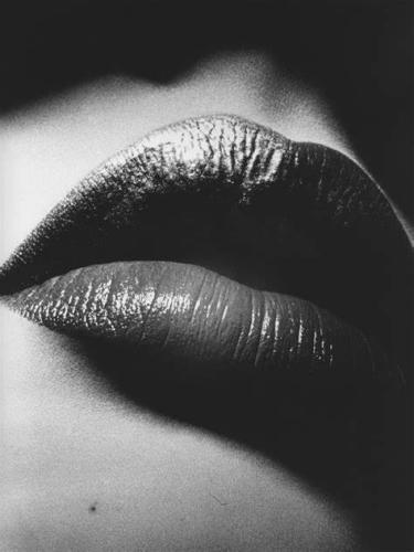Tights and Lips - Series Lips - Photo by © Daido Moriyama - AmorArt_05