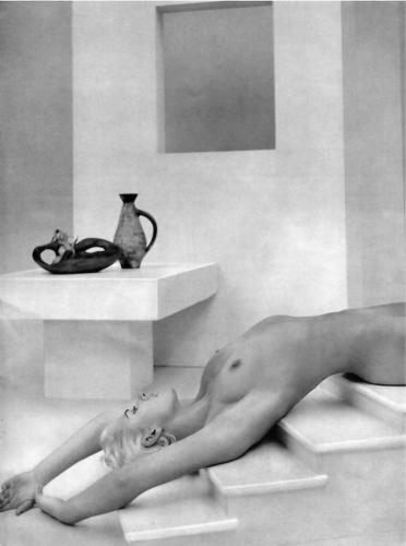 zoltc3a1n-glass-female-nude-on-stairs-1950s